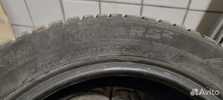 Hankook Winter I'Pike RS2 W429 215/55 R17 98T