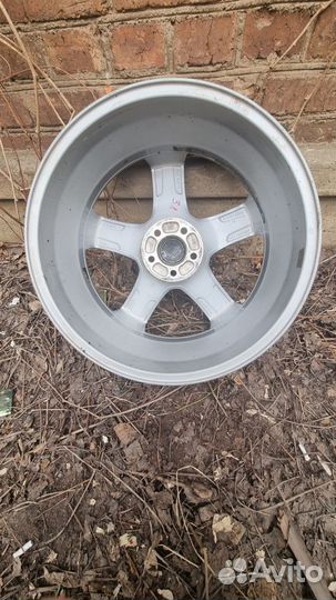 Оригинальный диск R19 Вулканис на Вольво хс90