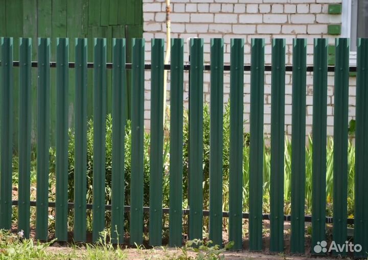 Забор из евроштакетника за 1 день под ключ