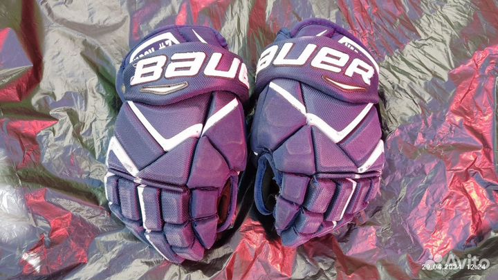 Хоккейные перчатки bauer