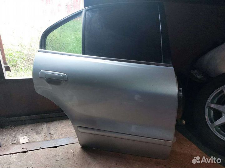Дверь задняя правая Mitsubishi Galante