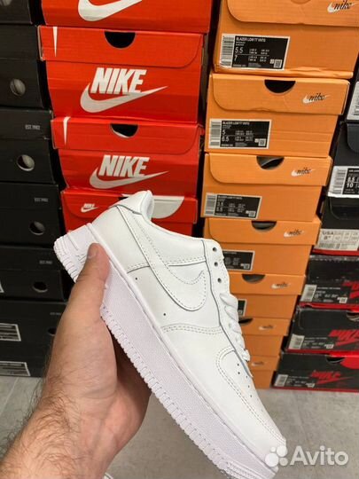 Кроссовки Nike Air Force 1 luxe