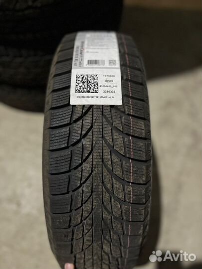 Kumho WinterCraft Ice Wi51 215/55 R17 98T