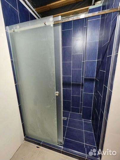 Стеклянная перегородка в ванную