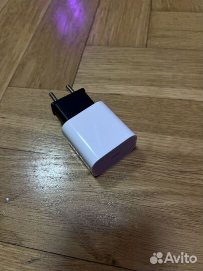 Блок зарядки Apple 20W (англ)