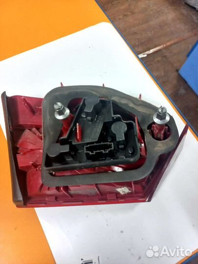 Фонарь правый внутренний Volkswagen Jetta 6