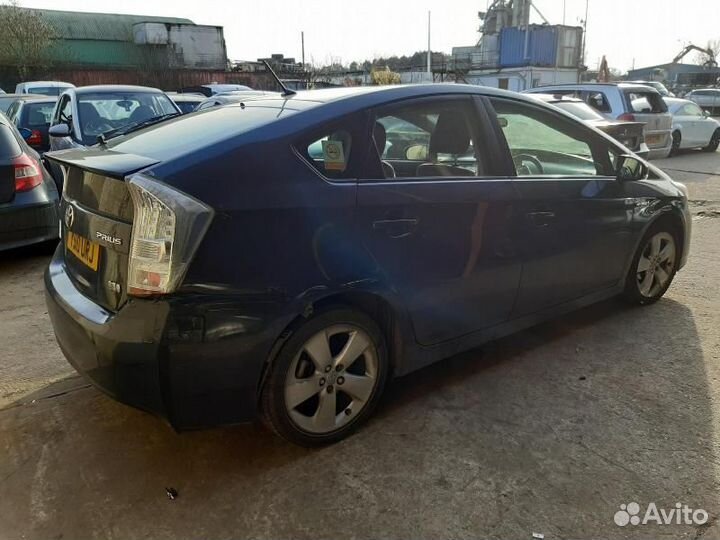 Блок управления toyota prius XW30 2010