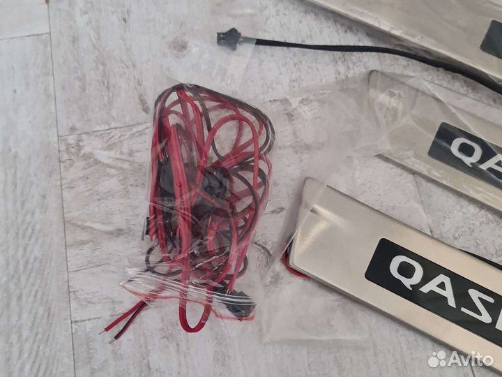 Накладки на пороги nissan qashqai с подсветкой