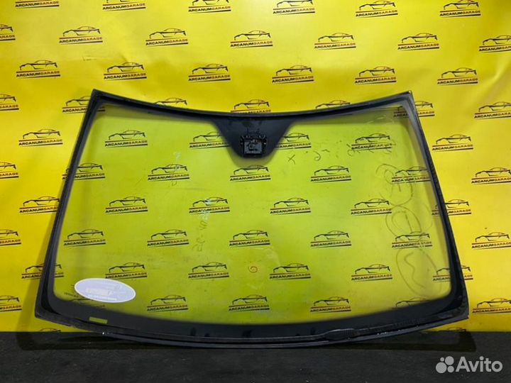 Стекло переднее Mercedes 203 W203 M272.960 2006
