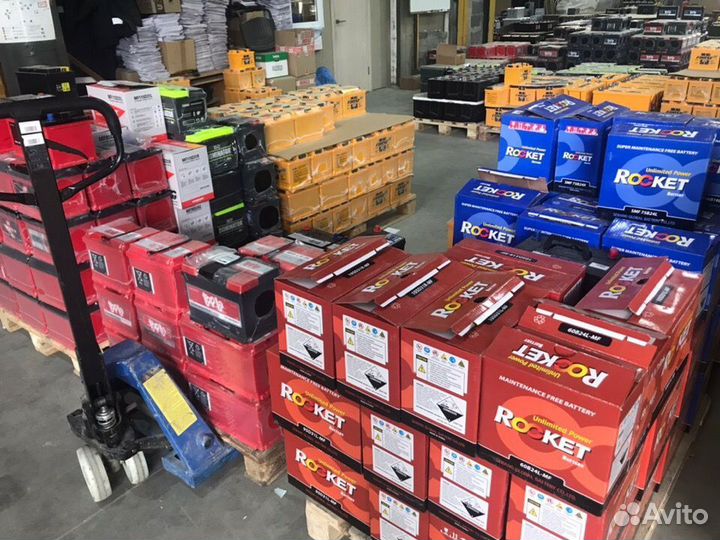 Склад аккумуляторов на Авторемонтной