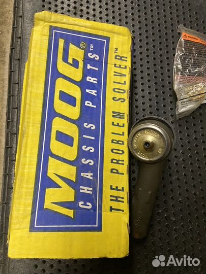 Правый рулевой наконечник jeep grand cherokee III