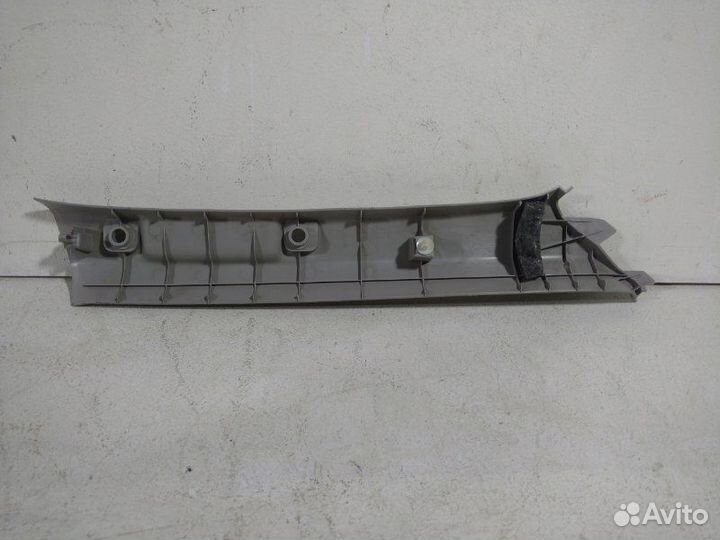 Накладка передней левой стойки передняя левая