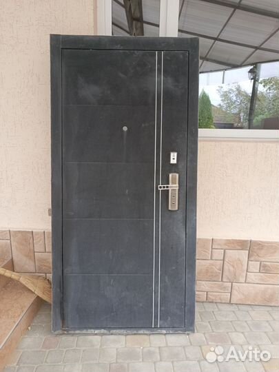 Дверь входная железная уличная бу