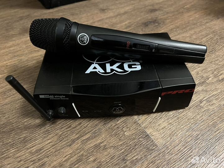 Вокальная радиосистема (микрофон) AKG WMS40PRO