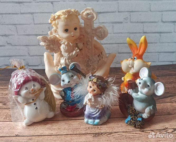 Фигурки, статуэтки (Керамика, фарфор)