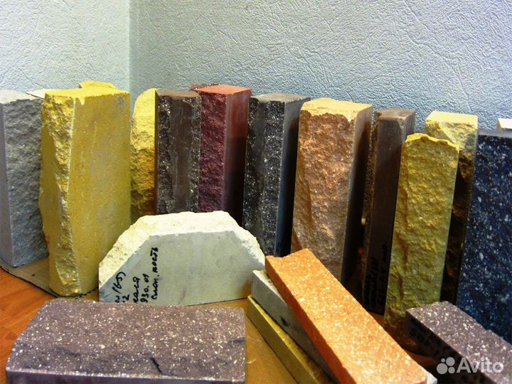 Камень декоративный колотый цветной