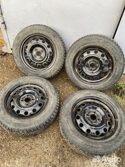 Продам комплект зимних колес cordiant