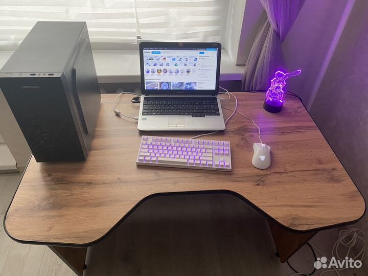 Компьютерный стол новый