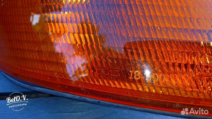 Поворотник правый TYC Новый Ауди 100 С4 Audi 45