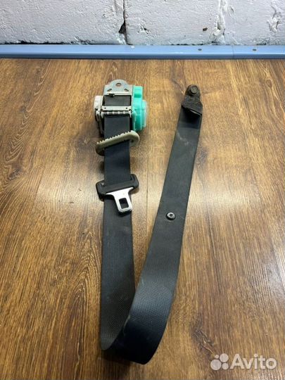 Ремень безопасности задний левый Nissan Note