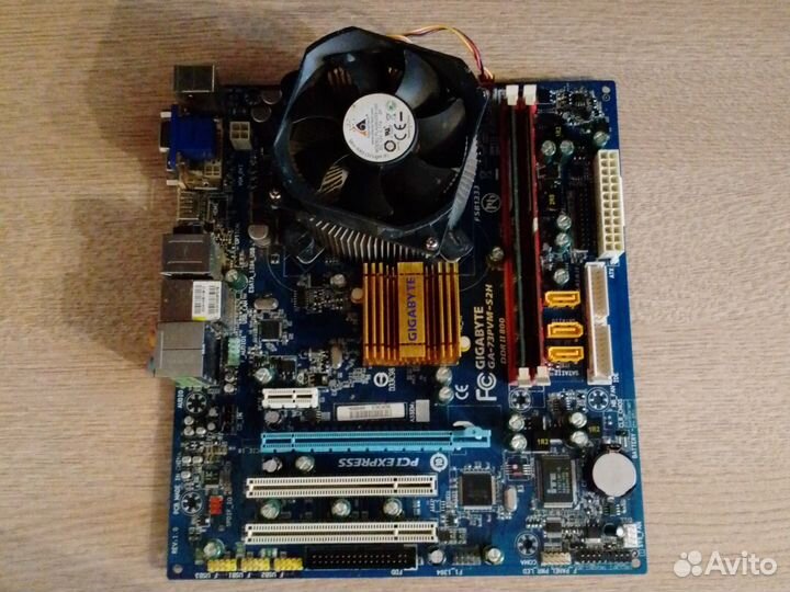 Материнская плата на 775 сокете (комплект)