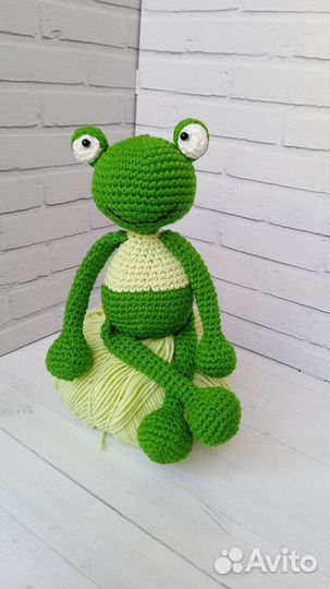Вязаная лягушка