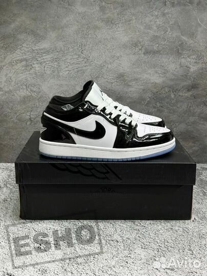 Nike Air Jordan 1 Low SE Concord