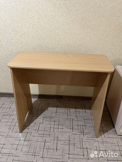 Письменный стол