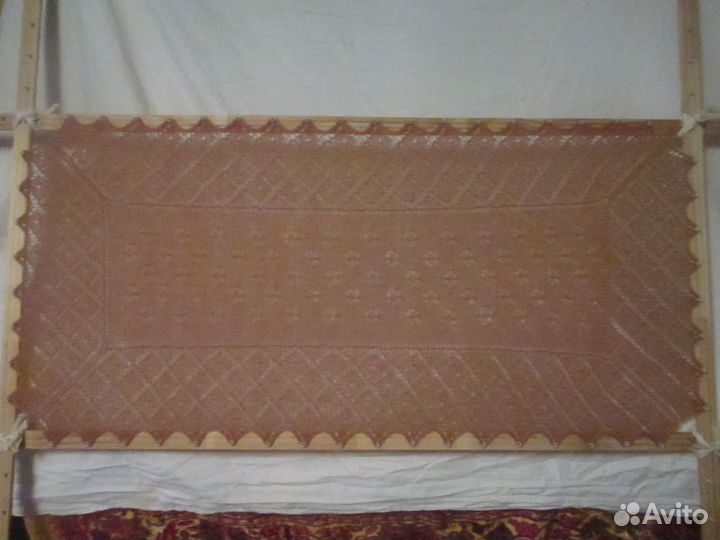 Ажурный белый палантин