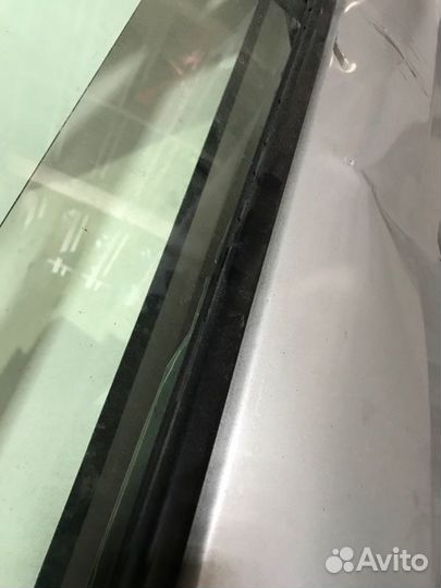 Молдинг стекла передний левый Mazda Demio DY3W