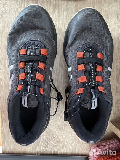 Кроссовки asics