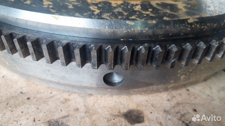 Маховик Komatsu PC220-7