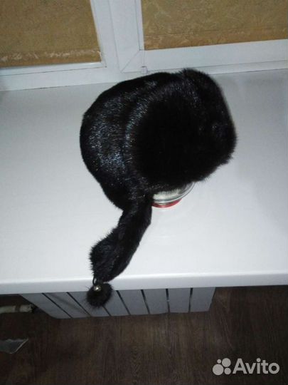 Женские меховые шапки