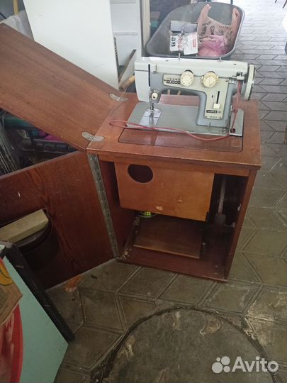 Швейная машина Чайка 3