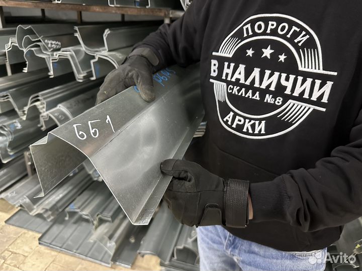 Левый Порог Toyota bB 1
