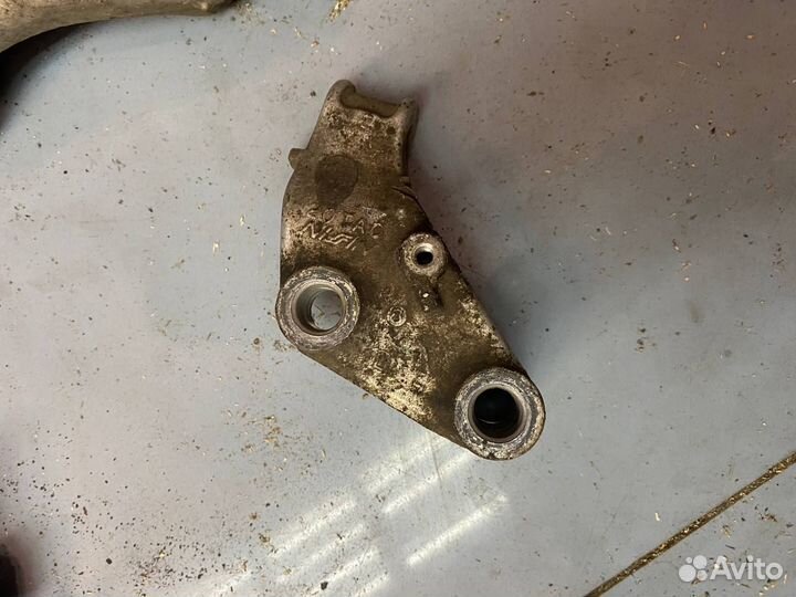 Кронштейны на Honda Accord 8