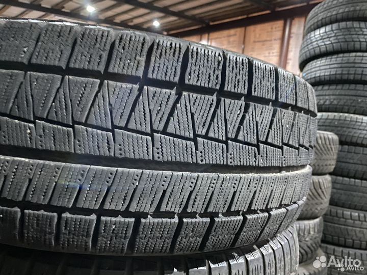 Bridgestone Blizzak Revo GZ 215/45 R17