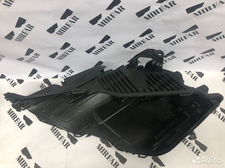 Левый корпус фары Volvo XC60 2017-2022 Full LED