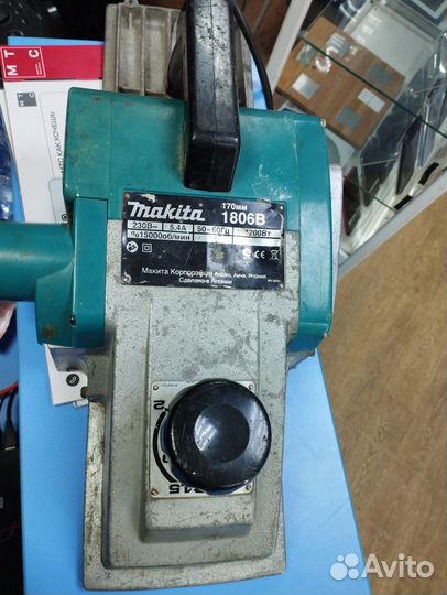 Рубанок Makita 1806B