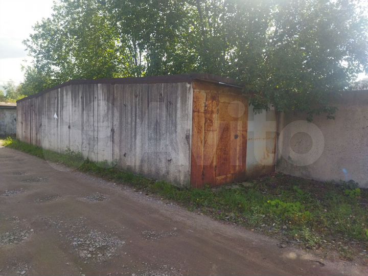 Гараж, > 30 м²