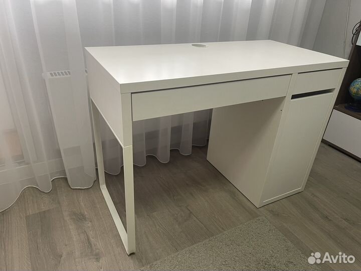 Письменный стол IKEA