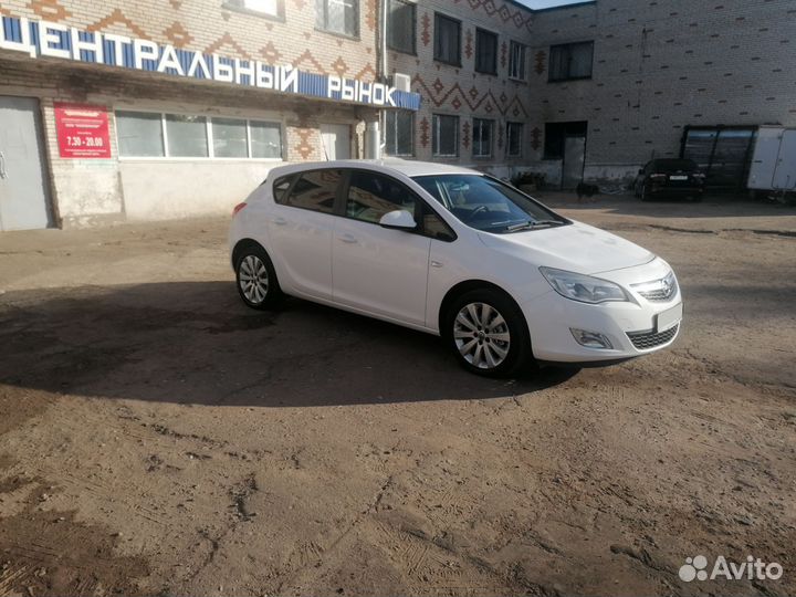 Opel Astra 1.6 МТ, 2011, 191 000 км