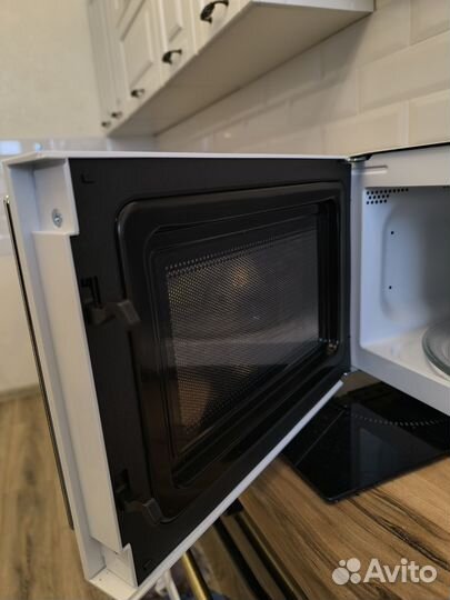 Микроволновая печь oursson MM2010