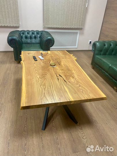 Стол из массива карагача река