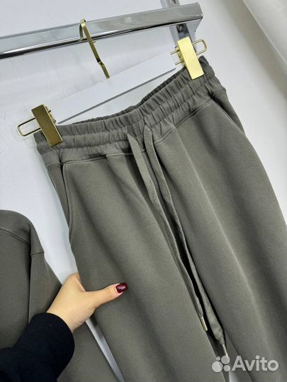 Спортивный костюм женский