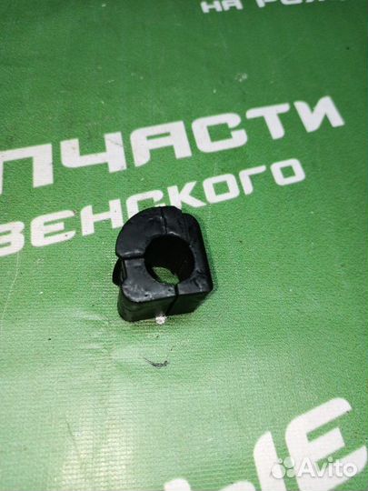 Втулка стабилизатора Volkswagen Golf 1998