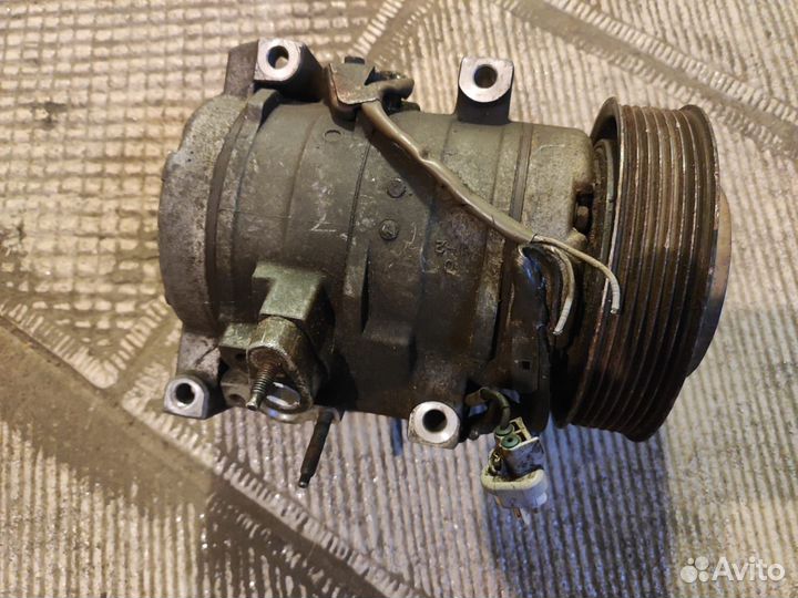Компрессор кондиционера toyota camry 8832048080