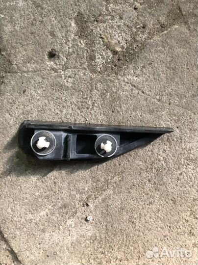 Накладка на стойку уголок Митсубиси Галант 9