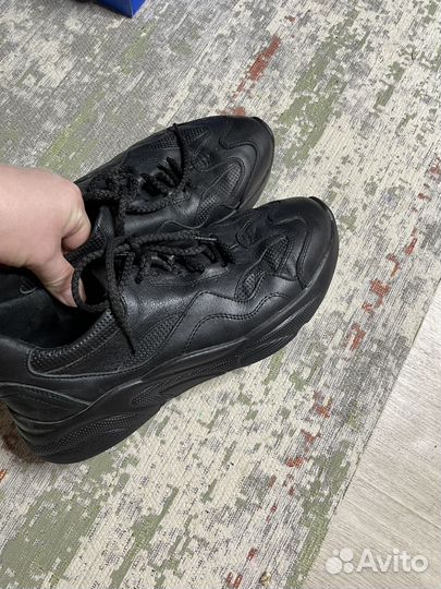 Кроссовки мужские 40