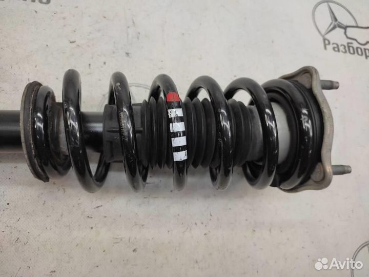 Стойки передние w205 C-class 274.920 02.2016